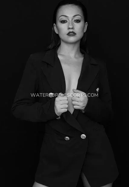 Waterford escorts Gun — 1